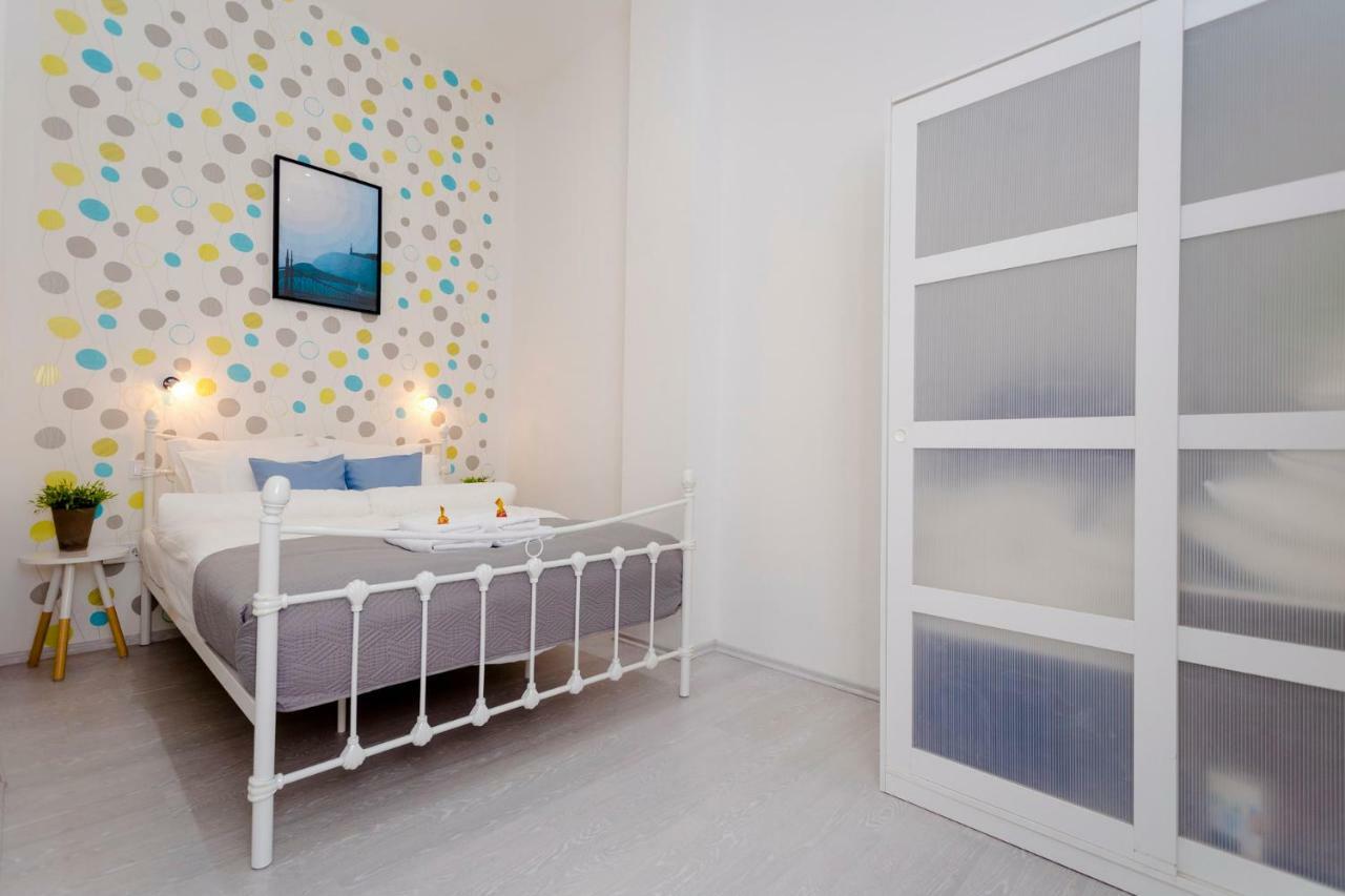 Boutique Residence Jokai - Apartment In The City Center Будапеща Екстериор снимка