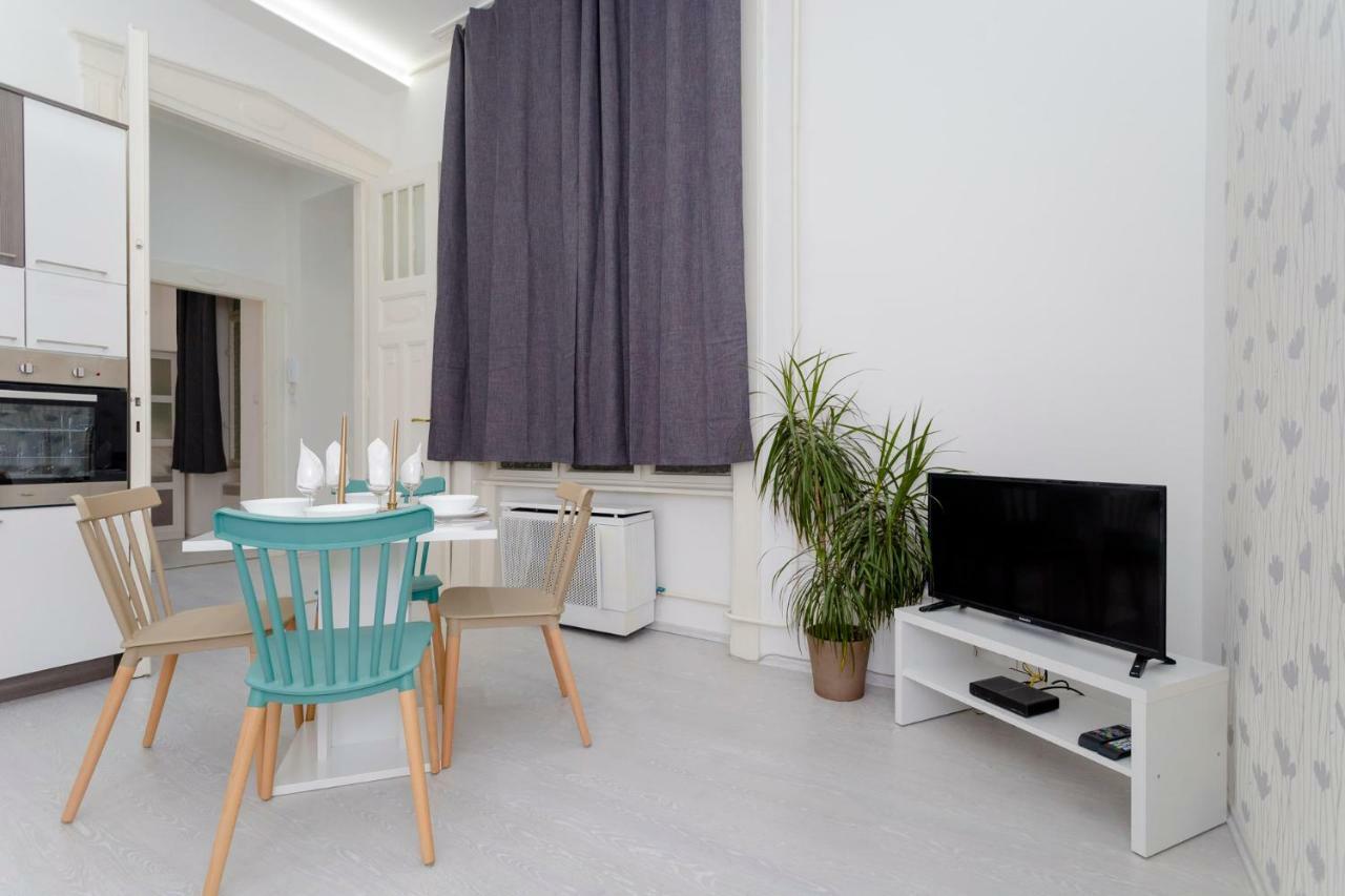 Boutique Residence Jokai - Apartment In The City Center Будапеща Екстериор снимка