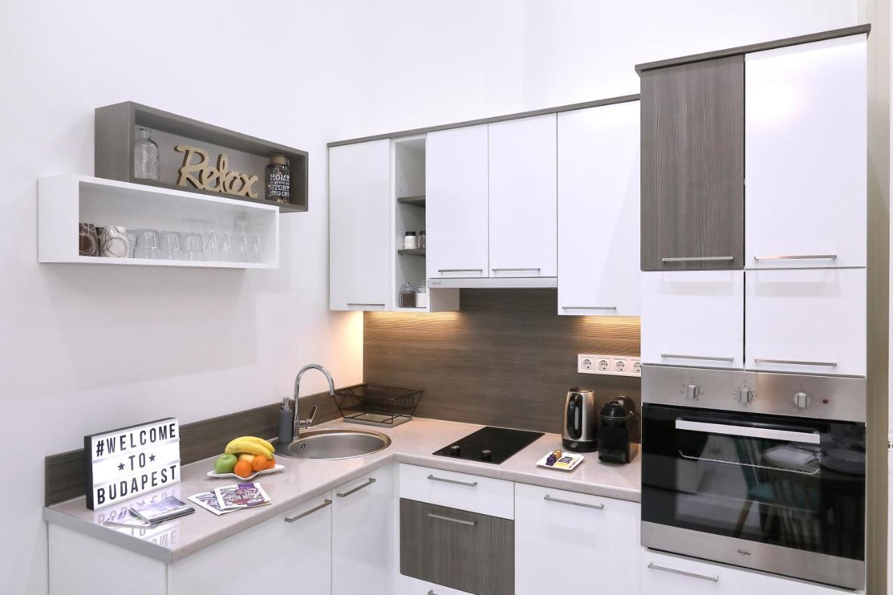 Boutique Residence Jokai - Apartment In The City Center Будапеща Стая снимка